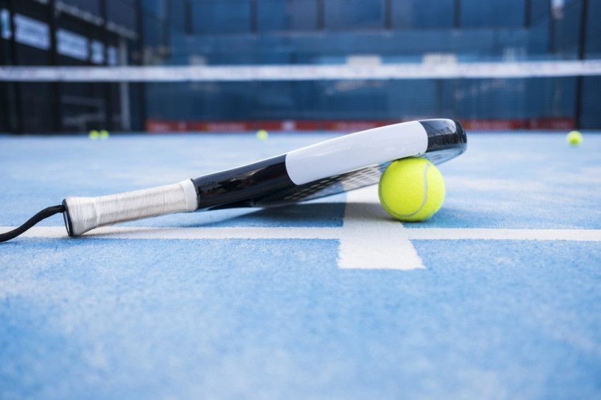 Wat zijn de verschillen tussen padel en tennis?
